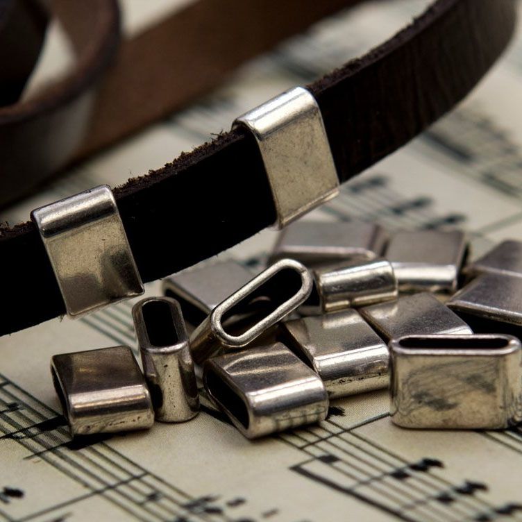 Кожаные браслеты "Regaliz"