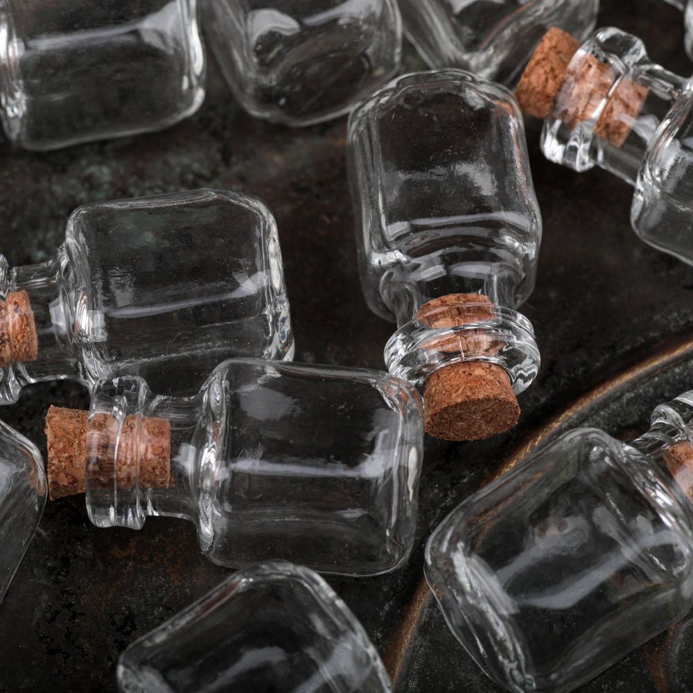 бутылочка с крышкой, прозрачная, 25x14x14 мм