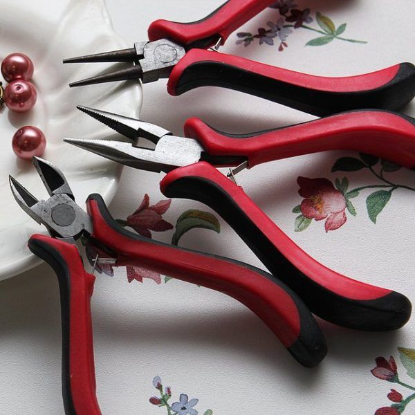 В арсенале мастера: инструменты для работы с проволокой