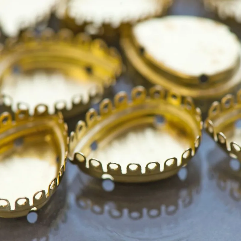 цапы для стразов капля, закрытые, цвет золото, 18х13 мм